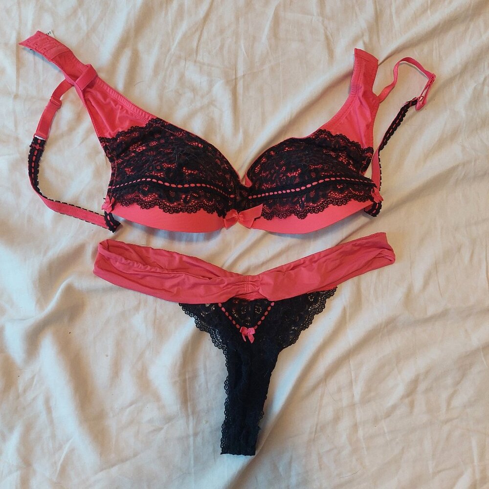 Adore Me Pink Bra and Panty set - Never Worn!